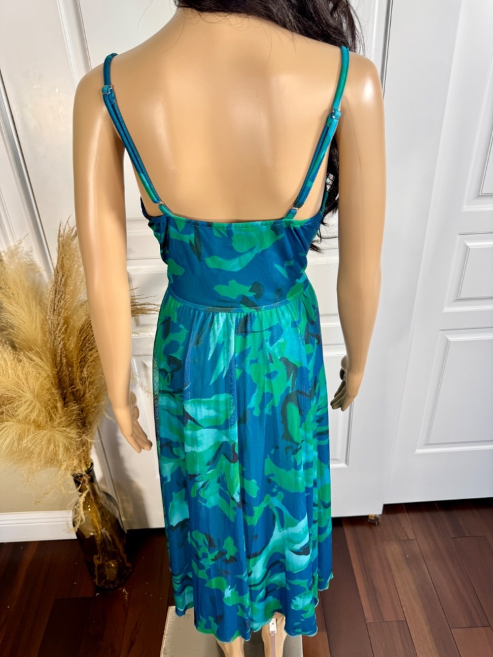 GREEN AND BLUE FLORAL MAXI DRESS WITH ADJUSTABLE SHOULDER STRAPS SIZE MEDIUM - Picture 8 of 13